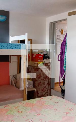 Casa à venda com 200m², 4 quartos e 2 vagas Casa à venda com 200m², 4 quartos e 2 vagasQuarto 4