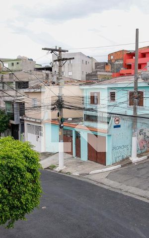 Casa à venda com 200m², 4 quartos e 2 vagas Casa à venda com 200m², 4 quartos e 2 vagasVista da Sacada