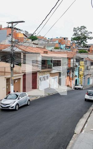Casa à venda com 200m², 4 quartos e 2 vagas Casa à venda com 200m², 4 quartos e 2 vagasVista da Sacada