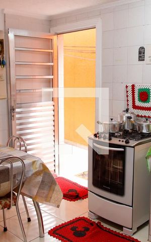Casa à venda com 200m², 4 quartos e 2 vagas Casa à venda com 200m², 4 quartos e 2 vagasCozinha 2