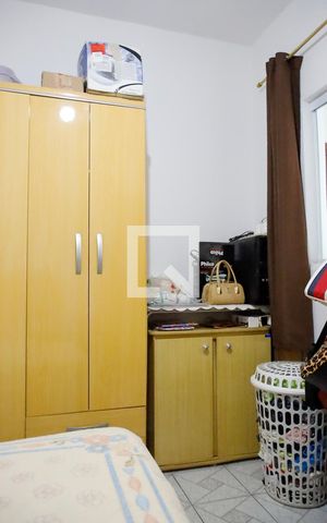 Casa à venda com 200m², 4 quartos e 2 vagas Casa à venda com 200m², 4 quartos e 2 vagasQuarto 1