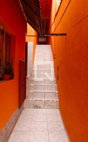 Casa à venda com 200m², 4 quartos e 2 vagas Casa à venda com 200m², 4 quartos e 2 vagasCorredor