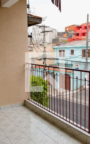 Casa à venda com 200m², 4 quartos e 2 vagas Casa à venda com 200m², 4 quartos e 2 vagasSacada