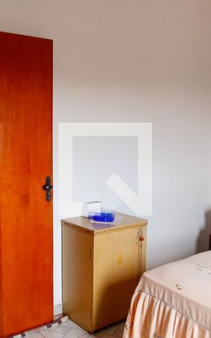 Casa à venda com 200m², 4 quartos e 2 vagas Casa à venda com 200m², 4 quartos e 2 vagasQuarto 2