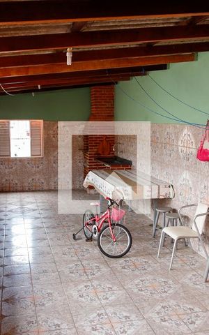 Casa à venda com 200m², 4 quartos e 2 vagas Casa à venda com 200m², 4 quartos e 2 vagasÁrea comum