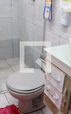 Casa à venda com 200m², 4 quartos e 2 vagas Casa à venda com 200m², 4 quartos e 2 vagasBanheiro 2
