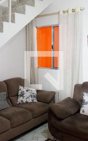 Casa à venda com 200m², 4 quartos e 2 vagas Casa à venda com 200m², 4 quartos e 2 vagassala