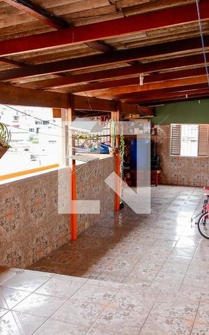 Casa à venda com 200m², 4 quartos e 2 vagas Casa à venda com 200m², 4 quartos e 2 vagasÁrea comum