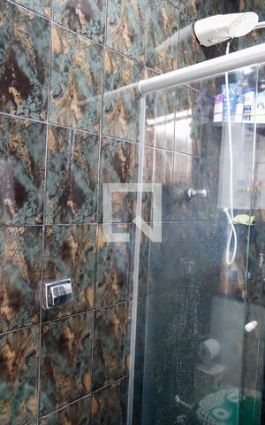 Casa à venda com 200m², 4 quartos e 2 vagas Casa à venda com 200m², 4 quartos e 2 vagasBanheiro