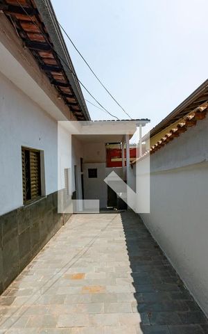 Casa à venda com 200m², 2 quartos e sem vaga Casa à venda com 200m², 2 quartos e sem vagaÁrea externa