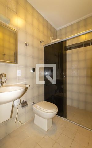 Casa para alugar com 250m², 4 quartos e 2 vagas Casa para alugar com 250m², 4 quartos e 2 vagasBanheiro