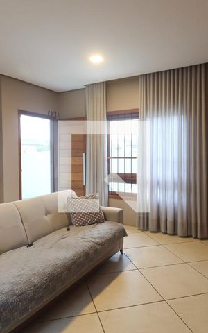 Casa à venda com 200m², 2 quartos e 2 vagasSala