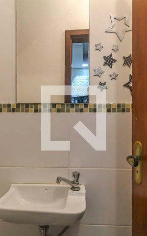 Casa à venda com 62m², 2 quartos e 1 vagaLavabo