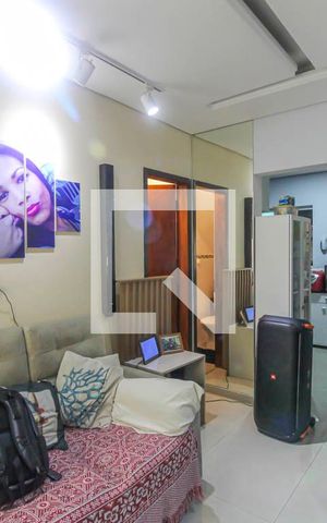 Casa à venda com 62m², 2 quartos e 1 vagaSala