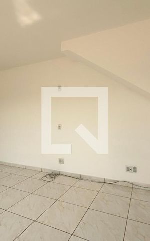 Casa para alugar com 50m², 2 quartos e 1 vaga Casa para alugar com 50m², 2 quartos e 1 vagaSala
