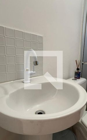 Casa para alugar com 50m², 2 quartos e 1 vaga Casa para alugar com 50m², 2 quartos e 1 vagaBanheiro