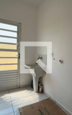 Casa para alugar com 50m², 2 quartos e 1 vaga Casa para alugar com 50m², 2 quartos e 1 vagaÁrea de Serviço