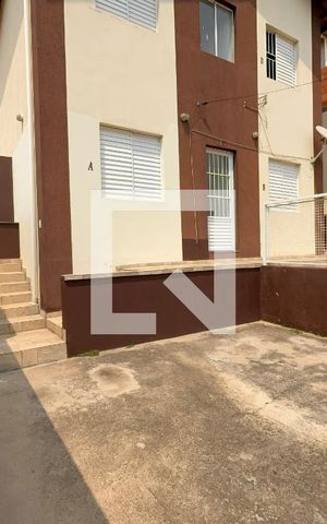 Casa para alugar com 50m², 2 quartos e 1 vaga Casa para alugar com 50m², 2 quartos e 1 vagaGaragem