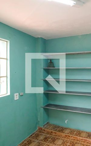 Casa à venda com 170m², 2 quartos e 2 vagasQuarto 1 área de serviço