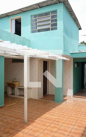 Casa à venda com 170m², 2 quartos e 2 vagasQuintal