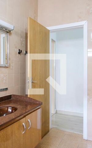 Casa à venda com 170m², 2 quartos e 2 vagasBanheiro 1