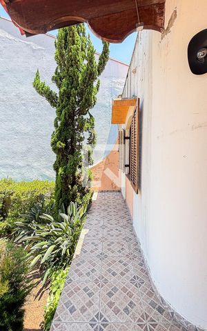 Casa à venda com 171m², 2 quartos e 2 vagas Casa à venda com 171m², 2 quartos e 2 vagasQuintal
