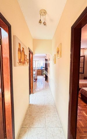 Casa à venda com 171m², 2 quartos e 2 vagas Casa à venda com 171m², 2 quartos e 2 vagasCorredor