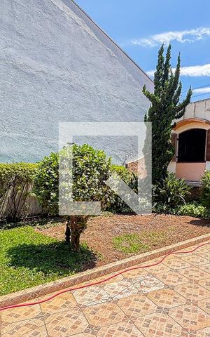 Casa à venda com 171m², 2 quartos e 2 vagas Casa à venda com 171m², 2 quartos e 2 vagasQuintal