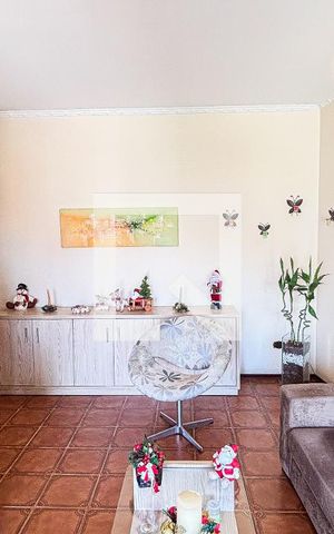 Casa à venda com 171m², 2 quartos e 2 vagas Casa à venda com 171m², 2 quartos e 2 vagasSala