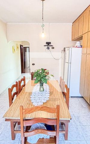Casa à venda com 171m², 2 quartos e 2 vagas Casa à venda com 171m², 2 quartos e 2 vagasCozinha