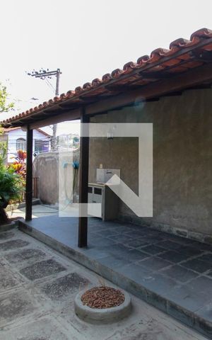 Casa à venda com 360m², 5 quartos e 7 vagas Casa à venda com 360m², 5 quartos e 7 vagasÁrea comum