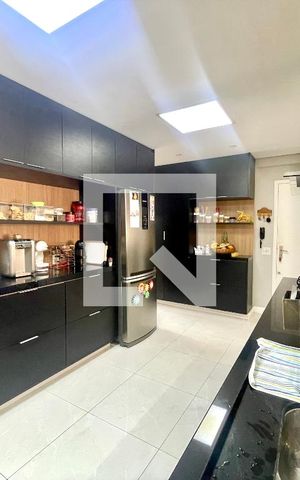Apartamento à venda com 205m², 4 quartos e 2 vagas Apartamento à venda com 205m², 4 quartos e 2 vagasCozinha
