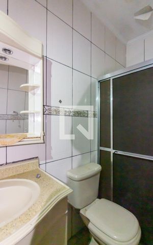 Casa para alugar com 243m², 3 quartos e 2 vagas Casa para alugar com 243m², 3 quartos e 2 vagasBanheiro 2