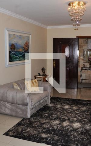 Casa à venda com 400m², 3 quartos e 4 vagas Casa à venda com 400m², 3 quartos e 4 vagasSala