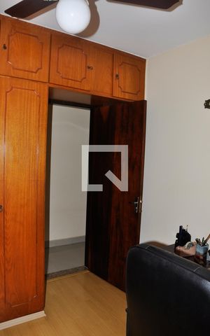 Casa à venda com 400m², 3 quartos e 4 vagas Casa à venda com 400m², 3 quartos e 4 vagasDetalhe - Quarto 03