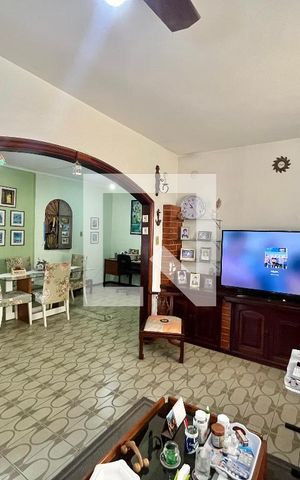 Casa de condomínio à venda com 250m², 3 quartos e 1 vaga Casa de condomínio à venda com 250m², 3 quartos e 1 vagaSala de TV