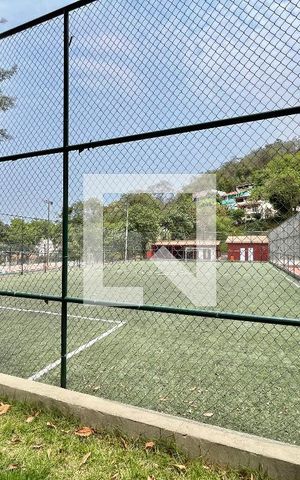 Casa de condomínio à venda com 250m², 3 quartos e 1 vaga Casa de condomínio à venda com 250m², 3 quartos e 1 vagaÁrea comum - Campo