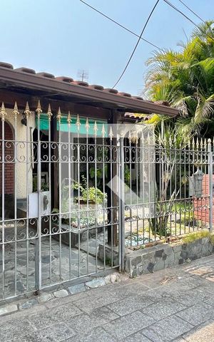 Casa de condomínio à venda com 250m², 3 quartos e 1 vaga Casa de condomínio à venda com 250m², 3 quartos e 1 vagaFachada casa