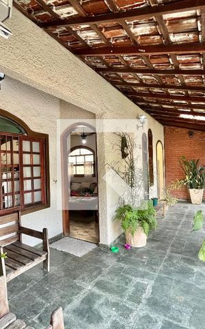 Casa de condomínio à venda com 250m², 3 quartos e 1 vaga Casa de condomínio à venda com 250m², 3 quartos e 1 vagaVaranda da frente