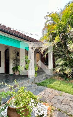Casa de condomínio à venda com 250m², 3 quartos e 1 vaga Casa de condomínio à venda com 250m², 3 quartos e 1 vagaVaranda da frente