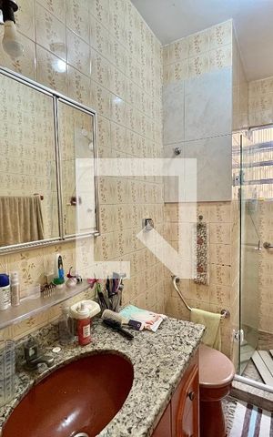 Casa de condomínio à venda com 250m², 3 quartos e 1 vaga Casa de condomínio à venda com 250m², 3 quartos e 1 vagaBanheiro
