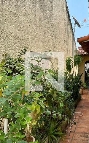Casa de condomínio à venda com 250m², 3 quartos e 1 vaga Casa de condomínio à venda com 250m², 3 quartos e 1 vagaLateral da casa