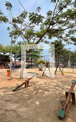 Casa de condomínio à venda com 250m², 3 quartos e 1 vaga Casa de condomínio à venda com 250m², 3 quartos e 1 vagaÁrea comum - Playground