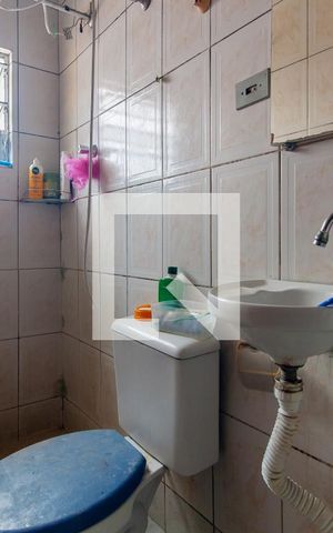 Casa à venda com 220m², 5 quartos e 2 vagas Casa à venda com 220m², 5 quartos e 2 vagasBanheiro da Suíte 2