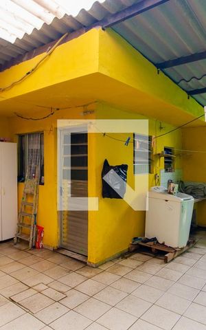 Casa à venda com 220m², 5 quartos e 2 vagas Casa à venda com 220m², 5 quartos e 2 vagasQuintal