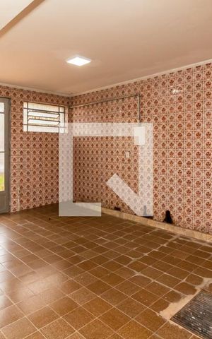 Casa à venda com 258m², 3 quartos e 4 vagas Casa à venda com 258m², 3 quartos e 4 vagasGaragem