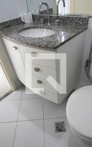 Apartamento para alugar com 75m², 2 quartos e 1 vagaQuarto 2 - Banheiro da Suíte