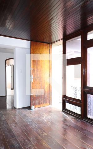Casa para alugar com 120m², 2 quartos e 2 vagasSala