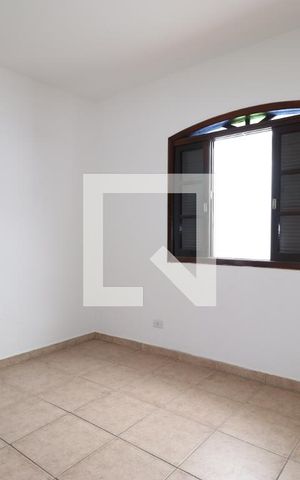 Casa para alugar com 120m², 2 quartos e 2 vagasQuarto