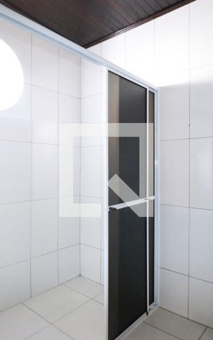 Casa para alugar com 120m², 2 quartos e 2 vagasBanheiro